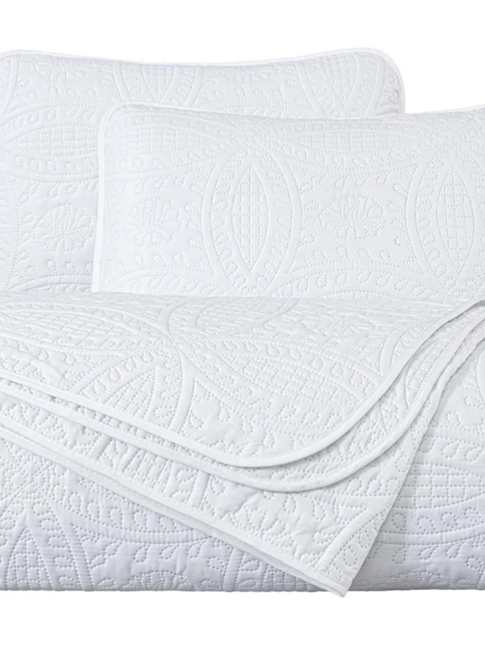 White Quilted queen 3 piece Bedspread Set